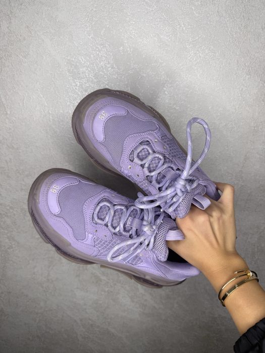 Предлагам Balenciaga Triples купени от Фафеч