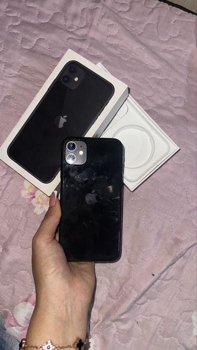 Продаю iPhone 11