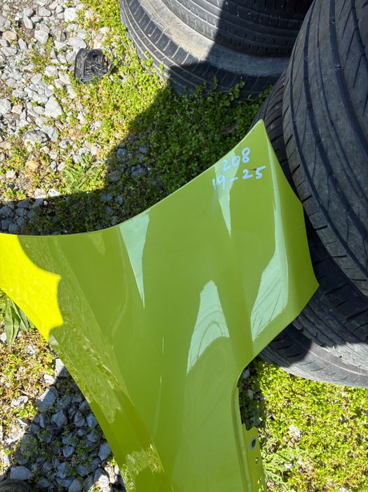 Преден десен калник за Peugeot 208 II / Пежо 208 (2019-2025г) оригинален.