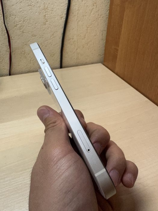 Продам Айфон 13 ( iphone 13 )