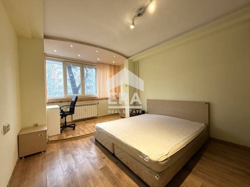 Дава се под наем Двустаен апартамент в София, Стрелбище - 70 кв.м за 598.23 € - Снимка #6