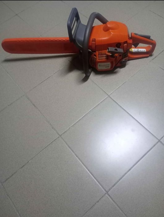 Vând Sau Schimb Drujbă Husqvarna 435 X-Torq.