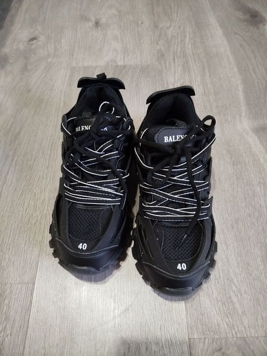 Продам кроссовки Balenciaga track 1