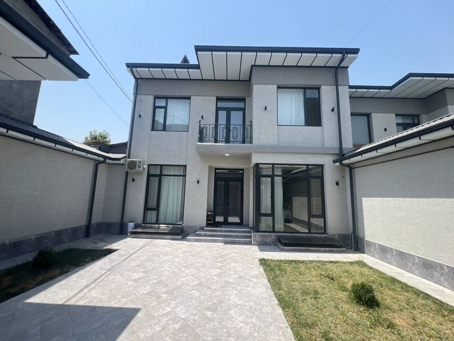 Продается дом на Юнусабаде ул Фарогат 2.7 сот 310 м²