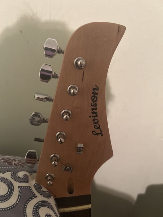 Электрогитара Levinson