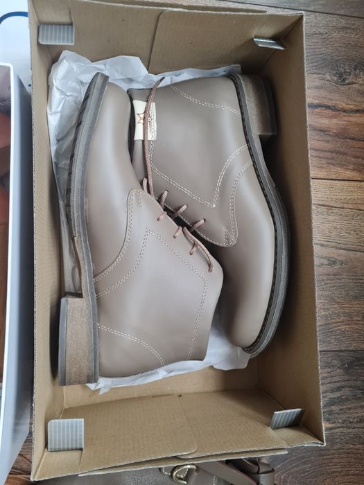 Обувки ,боти ,бели кецове естествена кожа