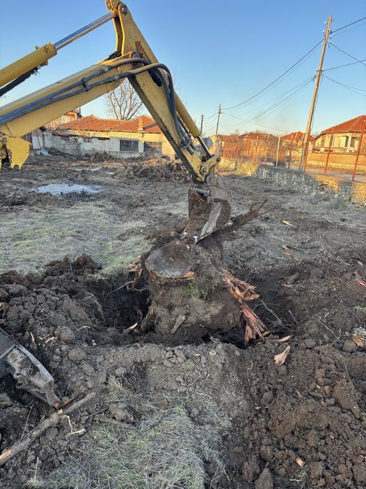 Изкопни услуги с мини багер