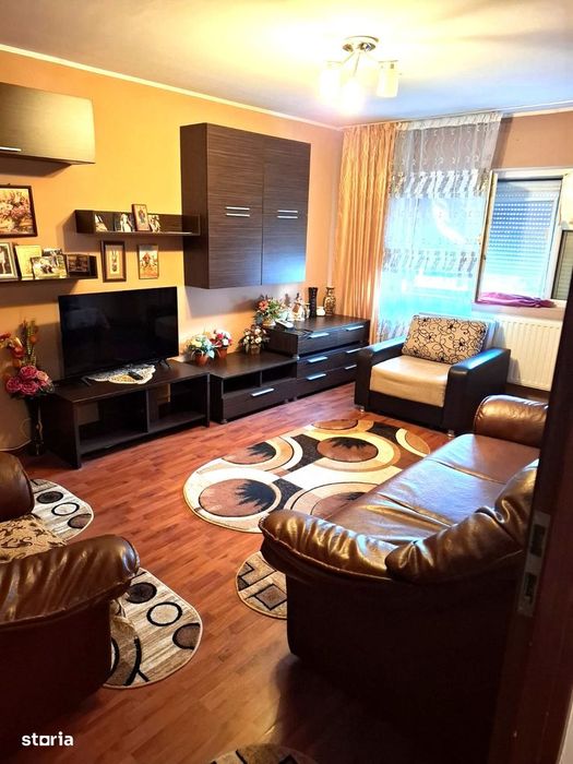 3 Camere Decomandat | 2 Băi | Etaj 3/4 | Centrală Proprie