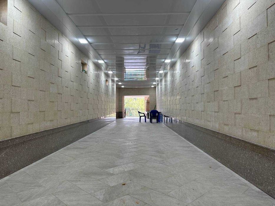 Бз сув бўйида янги ҳовли сотилади