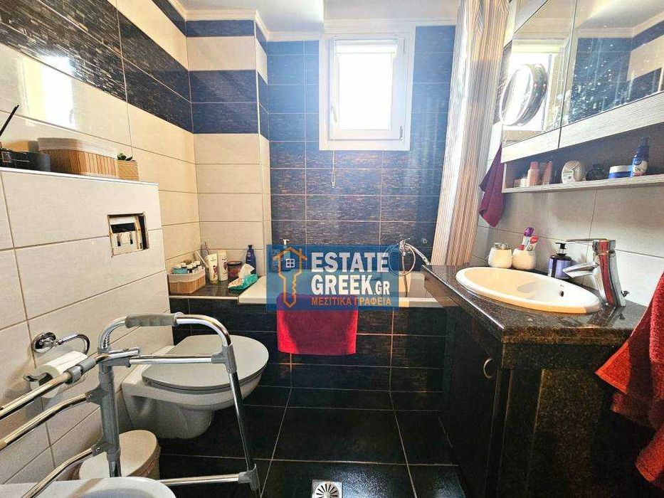 Продава се Четиристаен апартамент в Пловдив, Филипово - 125 кв.м за 731 €/кв.м - Снимка #13