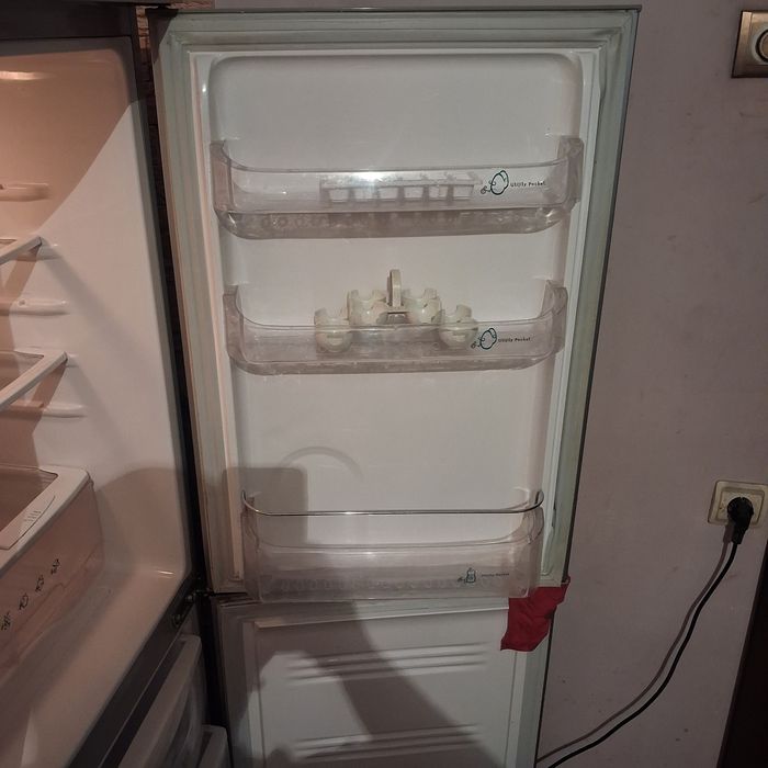 Холодильный самсун продается