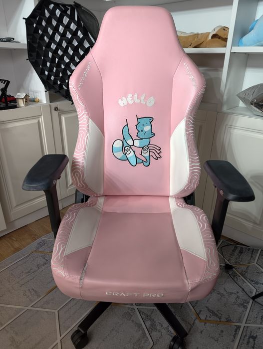 Игровое кресло DXRacer
