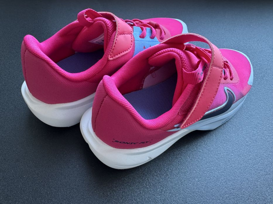 Nike маратонки Sonic Fly 33,5
