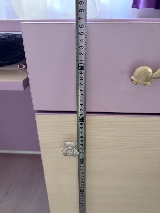 Бюро за детска стая.