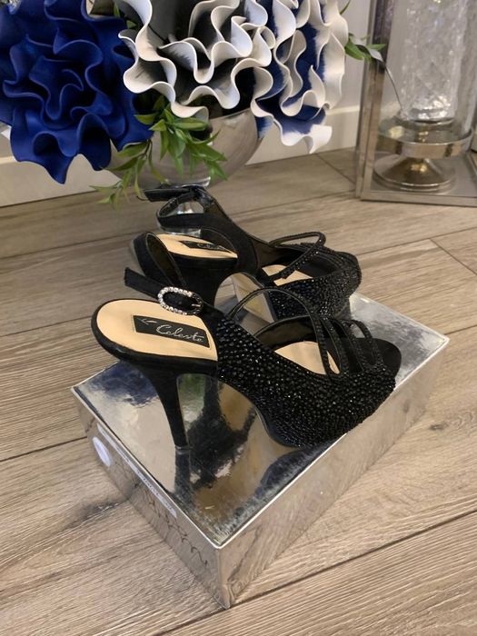 Босоножки вечернии женские