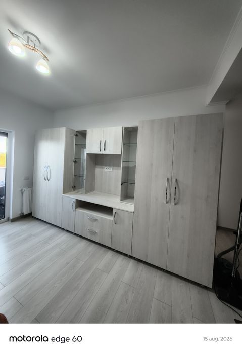 Mobilă la comandă pentru Bucătări Dormitoare Living Dressing Băi Holur