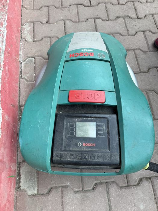 Robot tuns iarba gazon Bosch indego