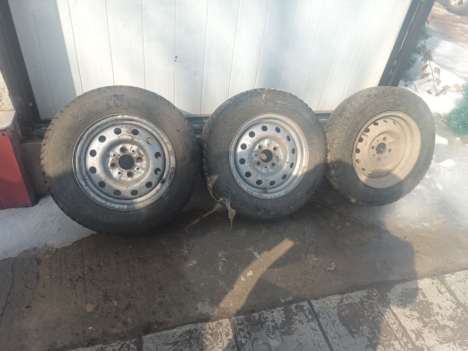 Колесо сатылады 3 штук зимный