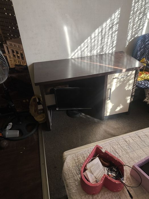 Продам стол из лдсп