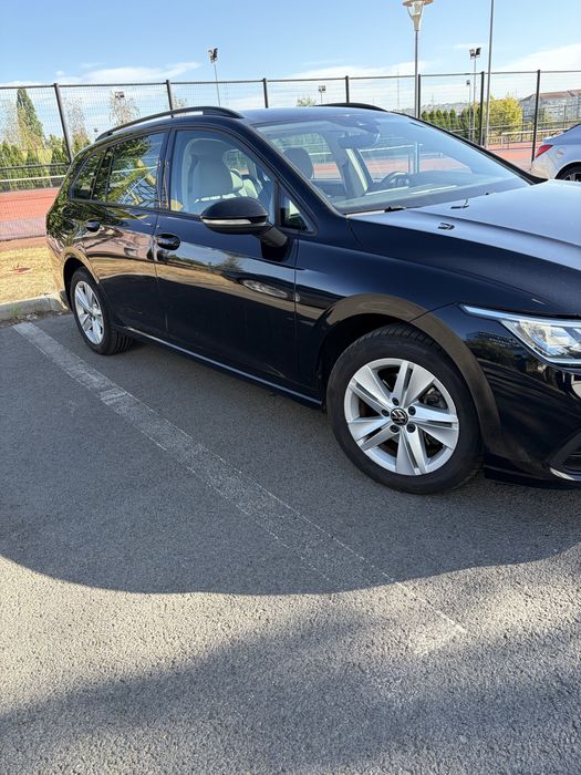 Vokswagen Golf  8 automat 1.0 eTSI mild hybrid