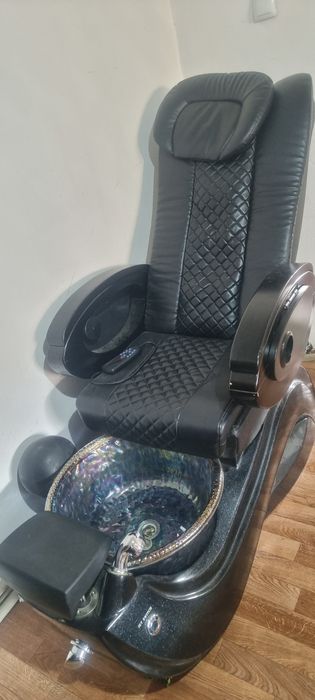 Педикюрное кресло с массажем
