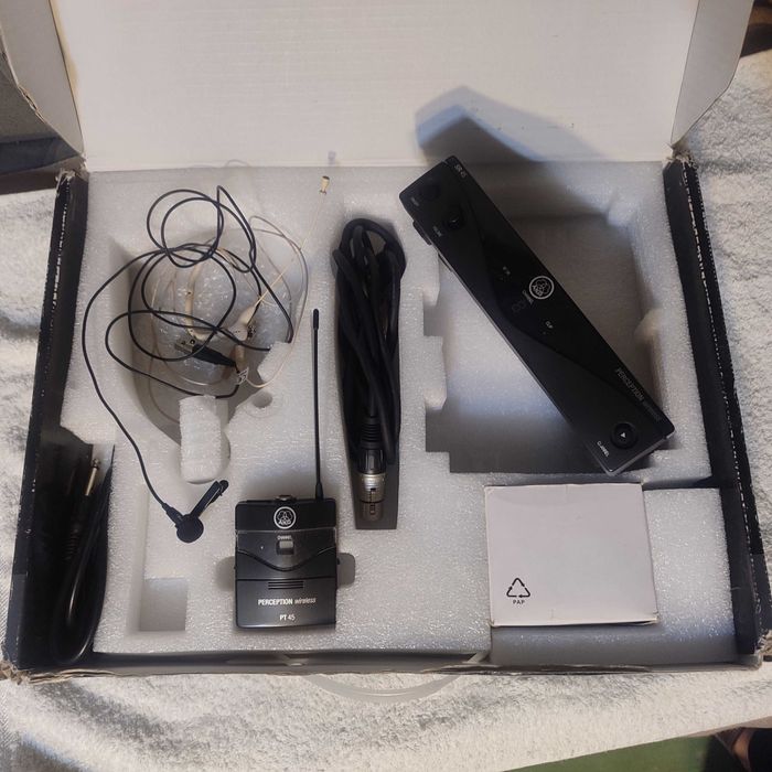 lavaliera AKG 45 ,, vms 470