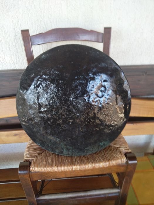 Продавам огромен Огромен антикварен бакьрен казан