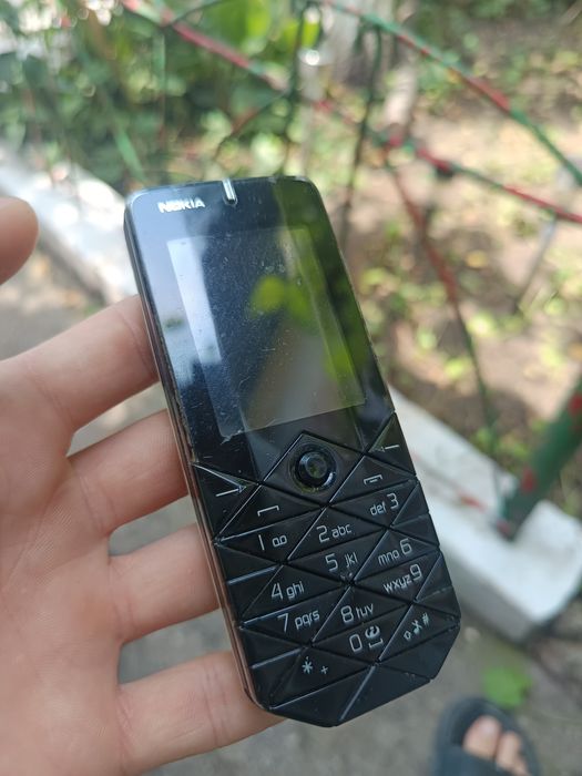 Vând telefoane pentru coletionari