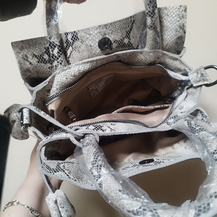 Продам новую кожаную сумку