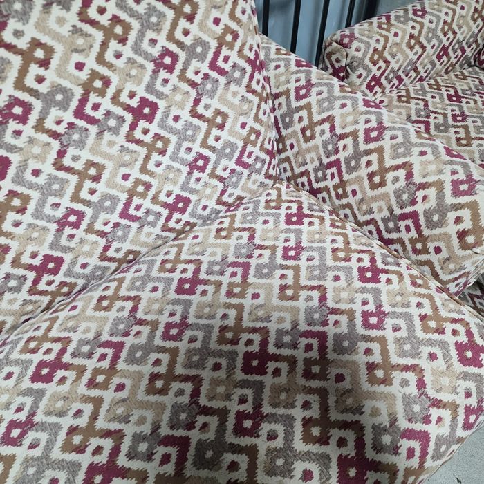 Продам Диван в хорошем состоянии