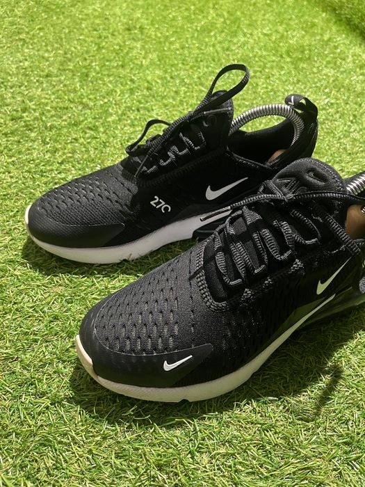 Дамски маратонки : Nike Air Max 270 39