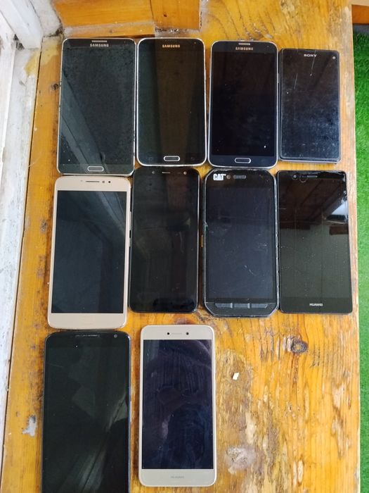 Телефони   samsungs5 hyawei cat