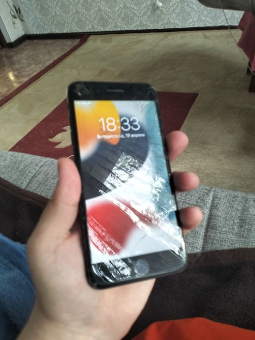 Продам iPhone 7 plus