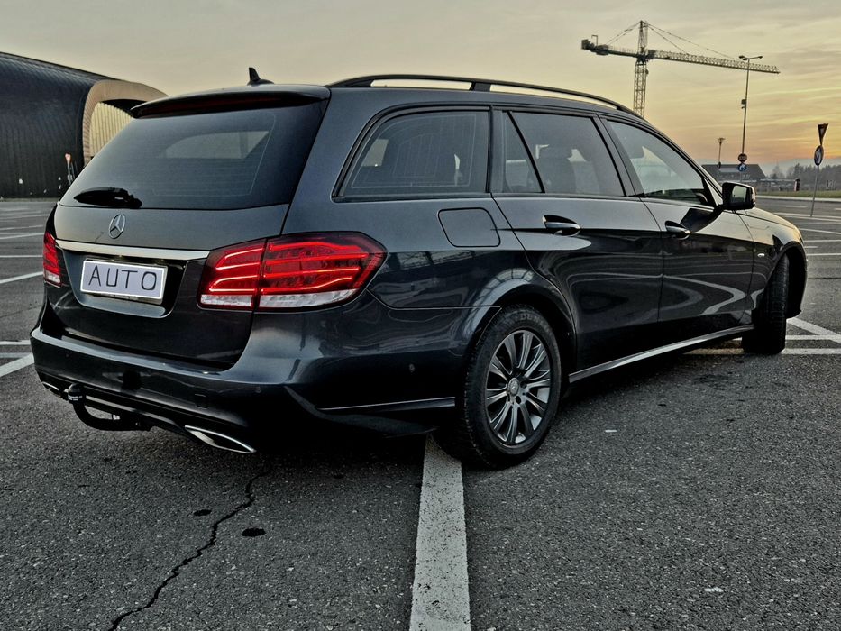 Mercedes Benz  Clasa E300 9G tronic