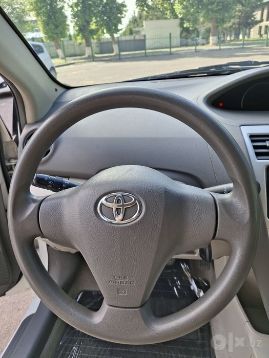 Продам свою Toyota Yaris  1.5 2008