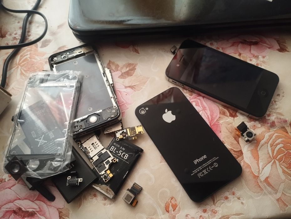 Айфон 4 s на запчасти