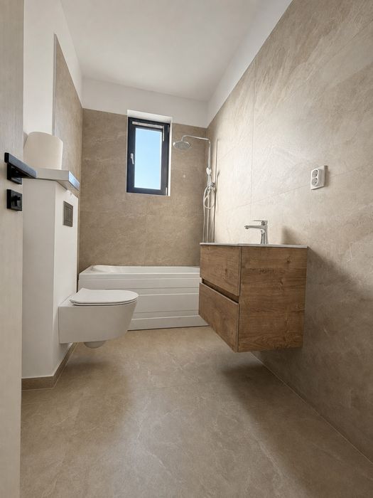 De vanzare casa tip duplex
