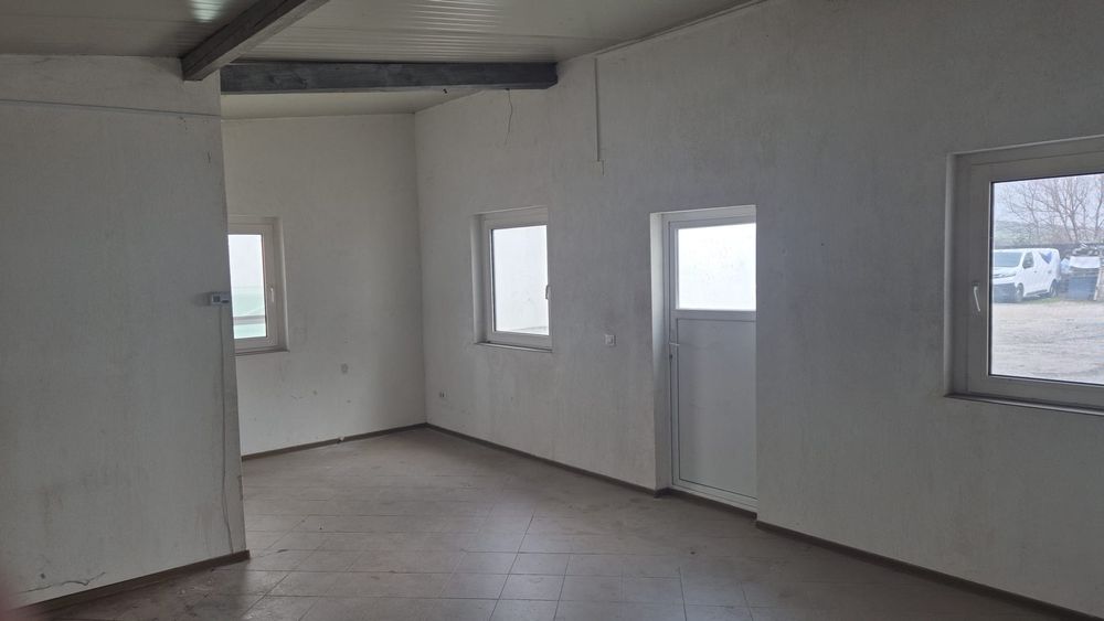 Hală de închiriat 300 mp – Str. Fermelor – utilități complete