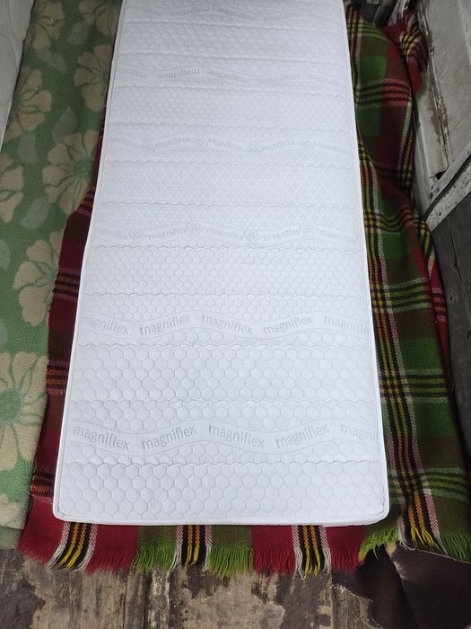 Единични двулицеви матраци Magniflex190x80