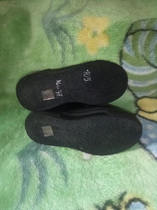 Adidași negri Nr 37 noi