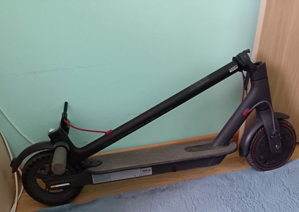 Trotineta electrica Xiaomi Mijii M365 cu cablu de incarcare
