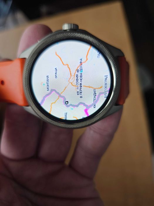 Продавам смарт часовник TicWatch Pro 5