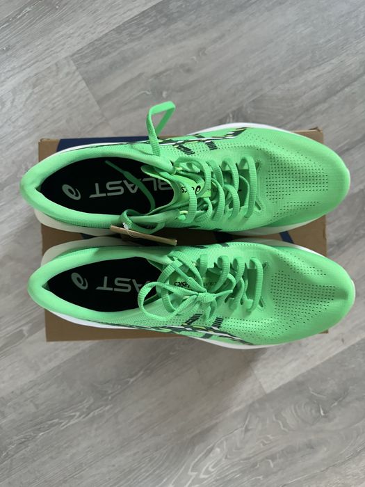 Asics SonicBlast noi cu etichetă