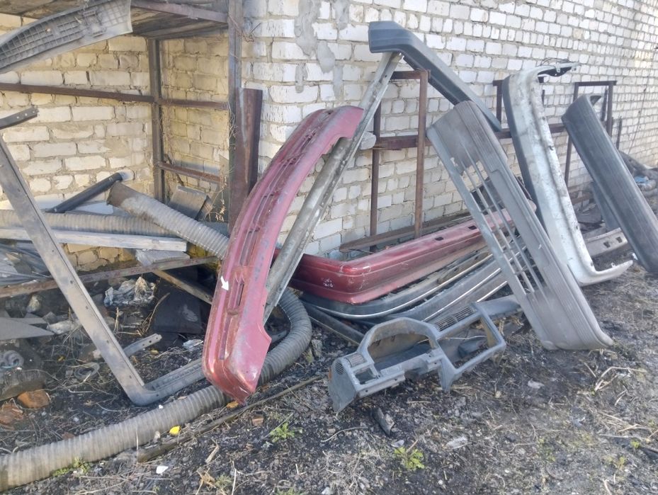 Продам бампера разные