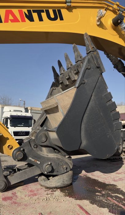 Продаётся Экскаватор SHANTUI SE 370 LC 2025