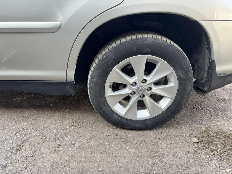 Продам комплект шин с дисками