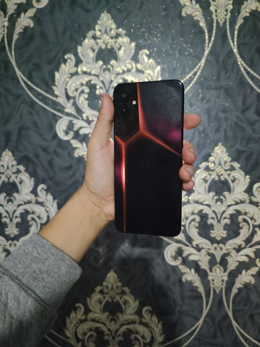 Tecno Pova 4 Holati yaxshi Xotirasi 8+5 128 Gb Dakumenti yo Narxi 900