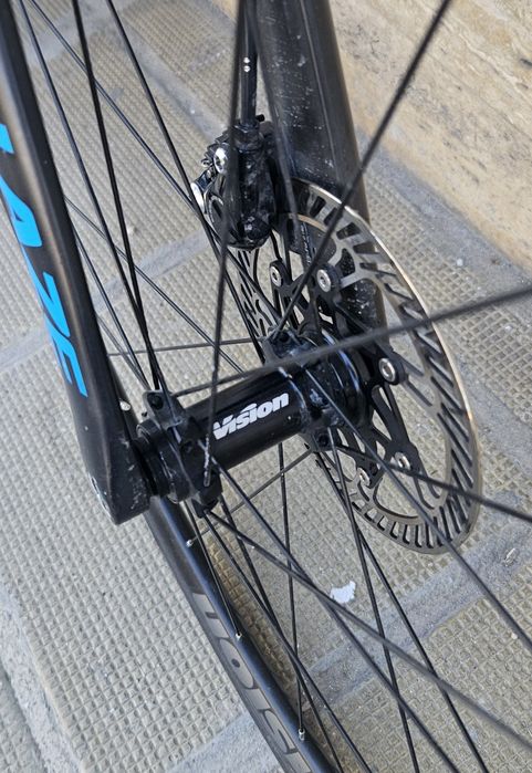 Продавам шосеен велосипед Shockblaze S5