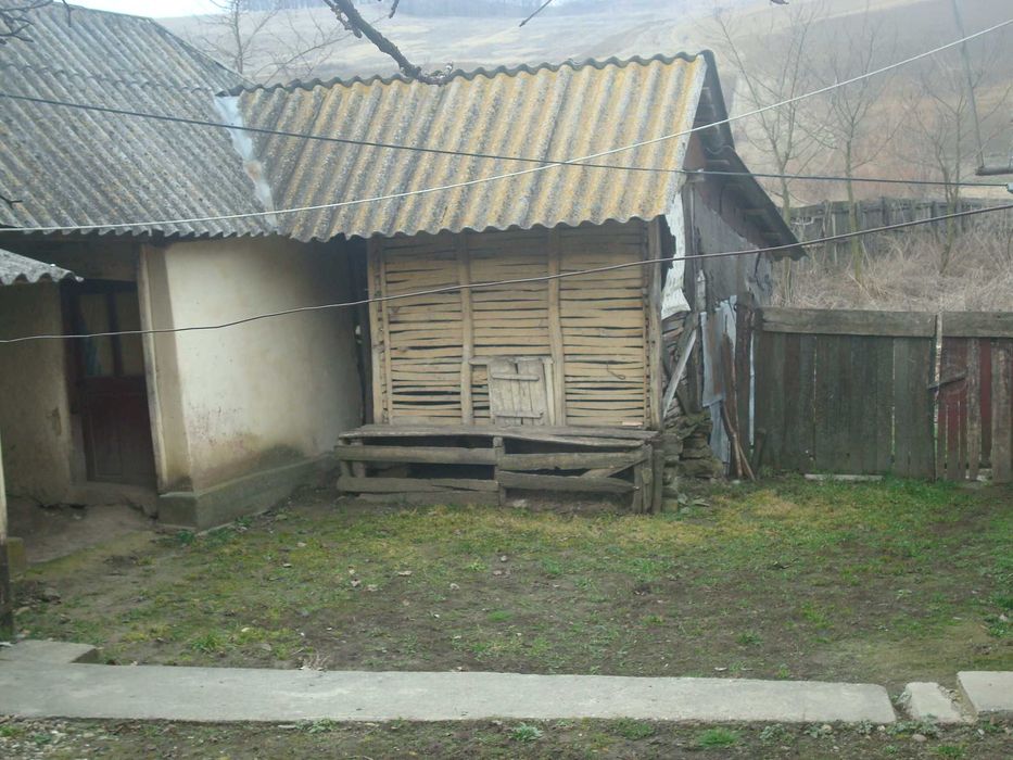 Gospodărie de închiriat la țară, comuna Huruiești, județul Bacău