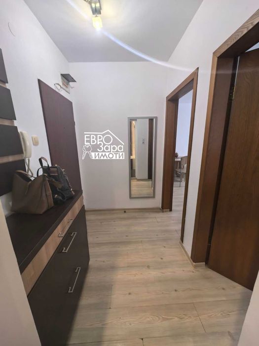 Двустаен апартамент под наем в района на V-то Основно Училище